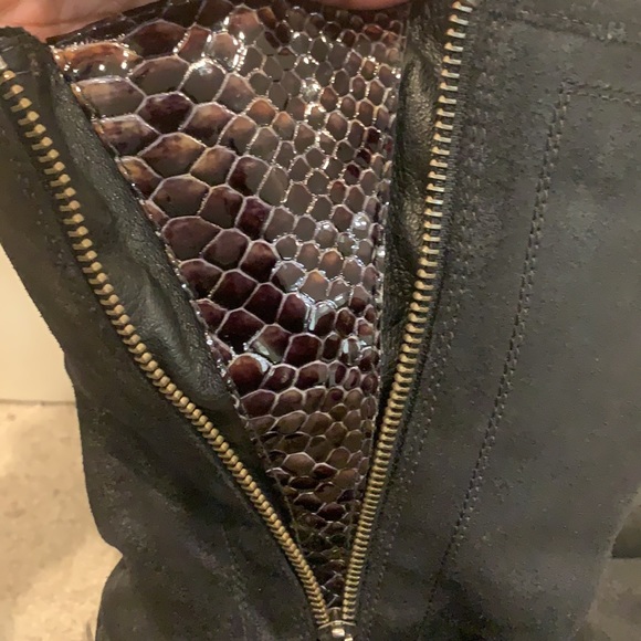 Women’s Black Suede Ugg Boots - Picture 7 of 7